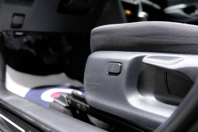 TOYOTA Yaris Cross 21