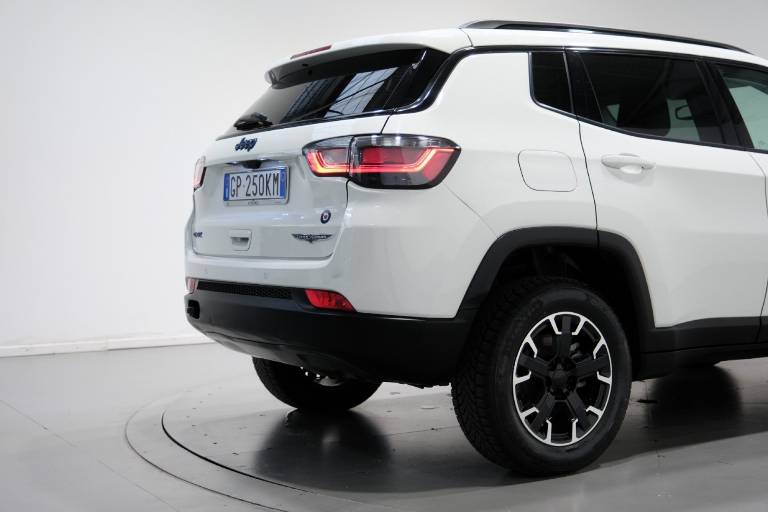 JEEP Compass 63