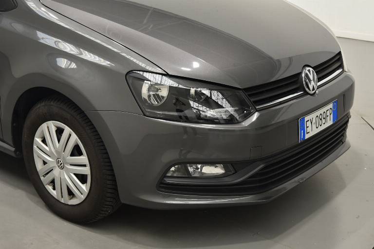 VOLKSWAGEN Polo 36