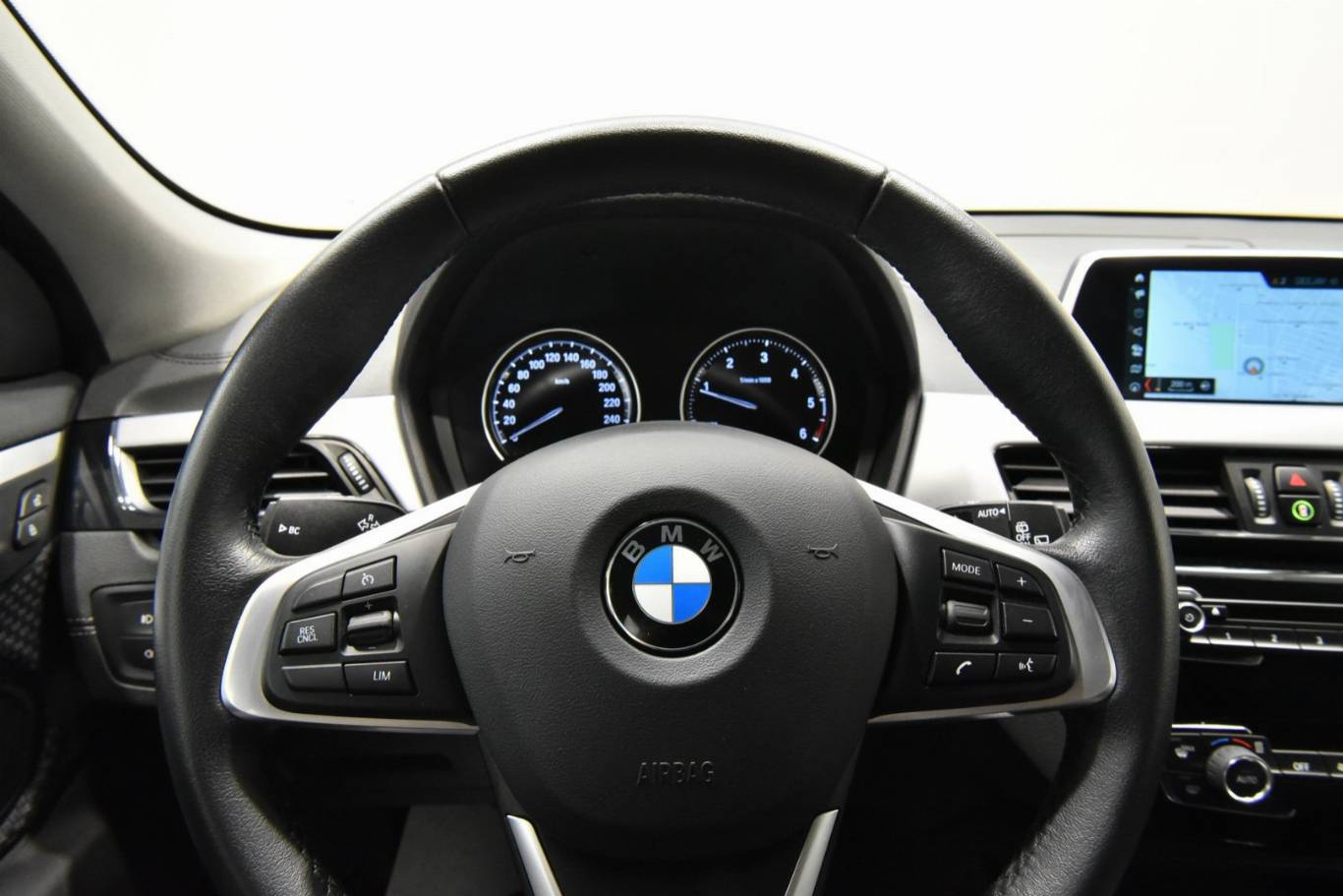 BMW X2 44