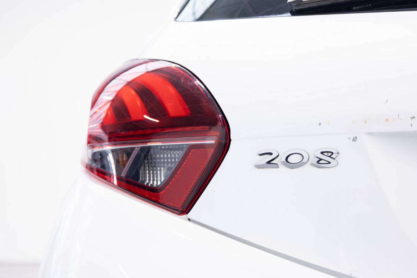 PEUGEOT 208 33