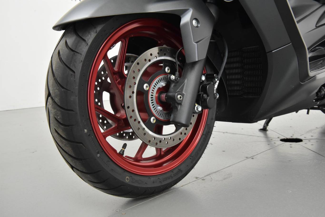 SUZUKI Burgman AN 400 27