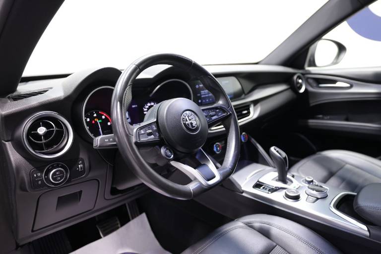 ALFA ROMEO Stelvio 5