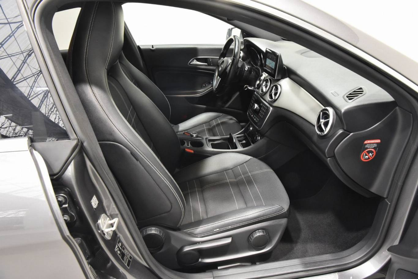 MERCEDES-BENZ CLA 200 35