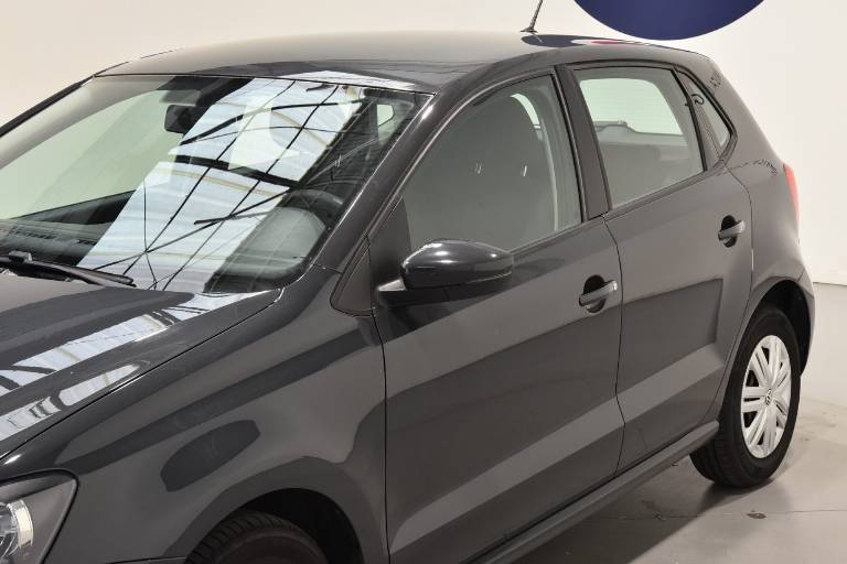 VOLKSWAGEN Polo 34