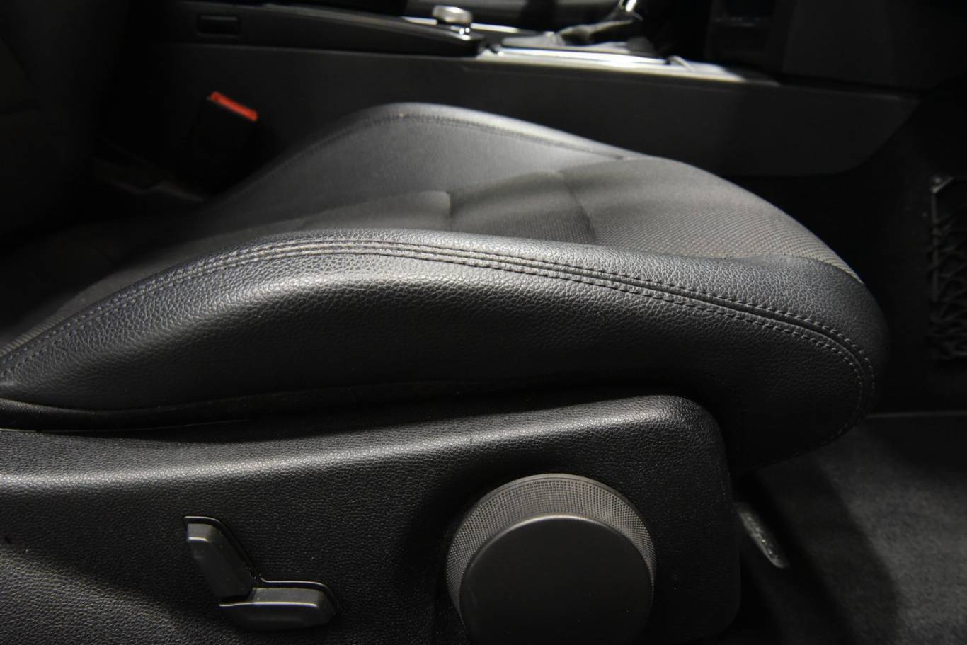 MERCEDES-BENZ E 220 46