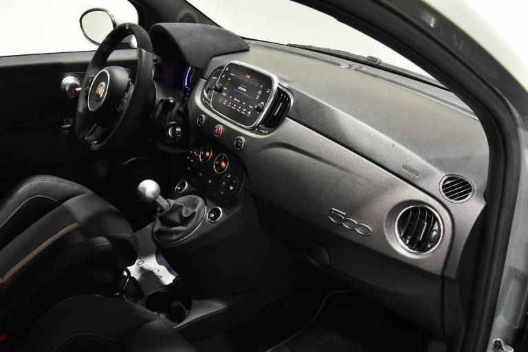 ABARTH 695 23