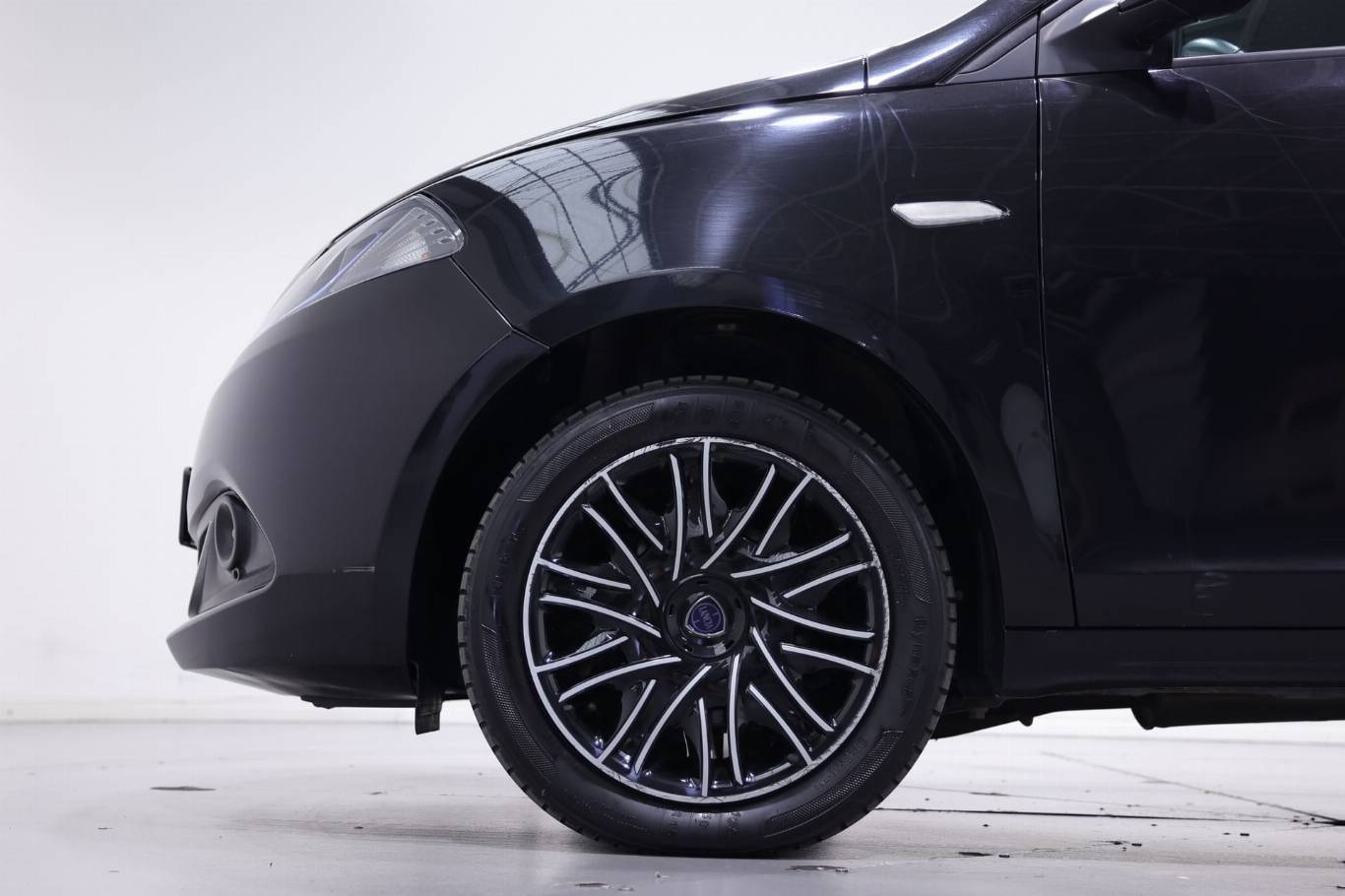 LANCIA Ypsilon 8