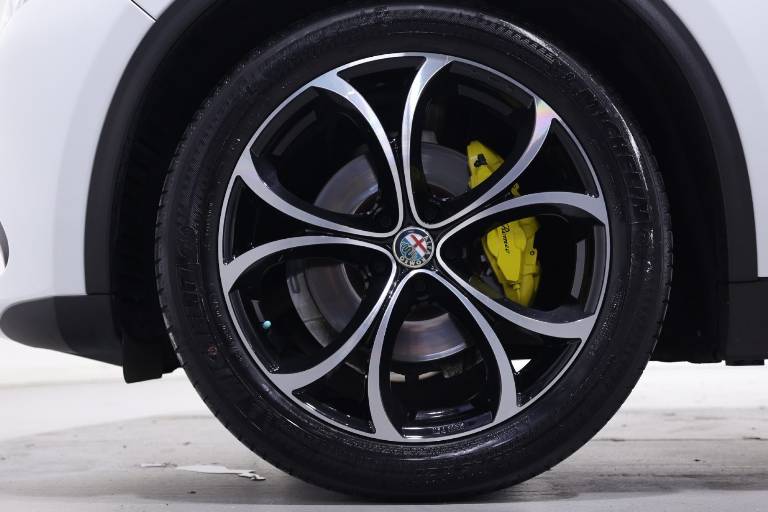 ALFA ROMEO Stelvio 14