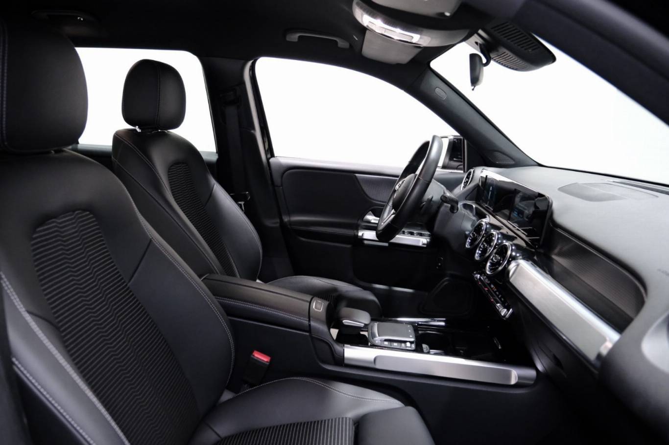 MERCEDES-BENZ GLB 200 63