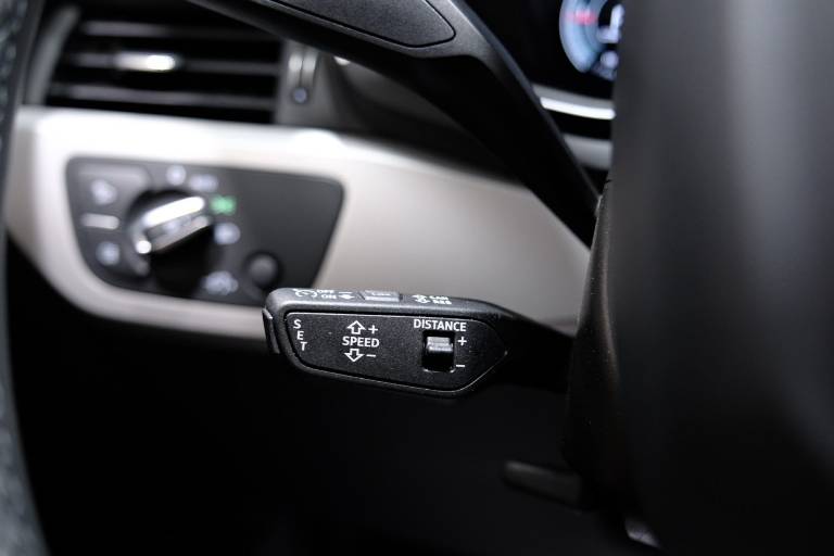 AUDI A4 24