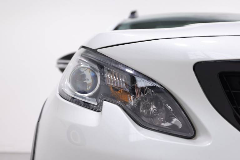 PEUGEOT 2008 12