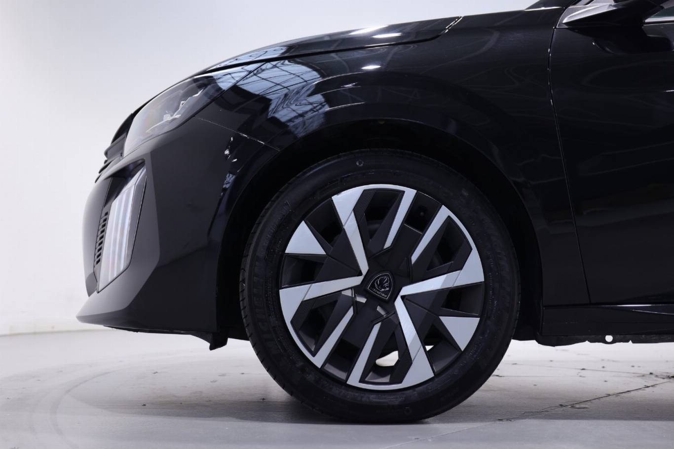 PEUGEOT 208 18