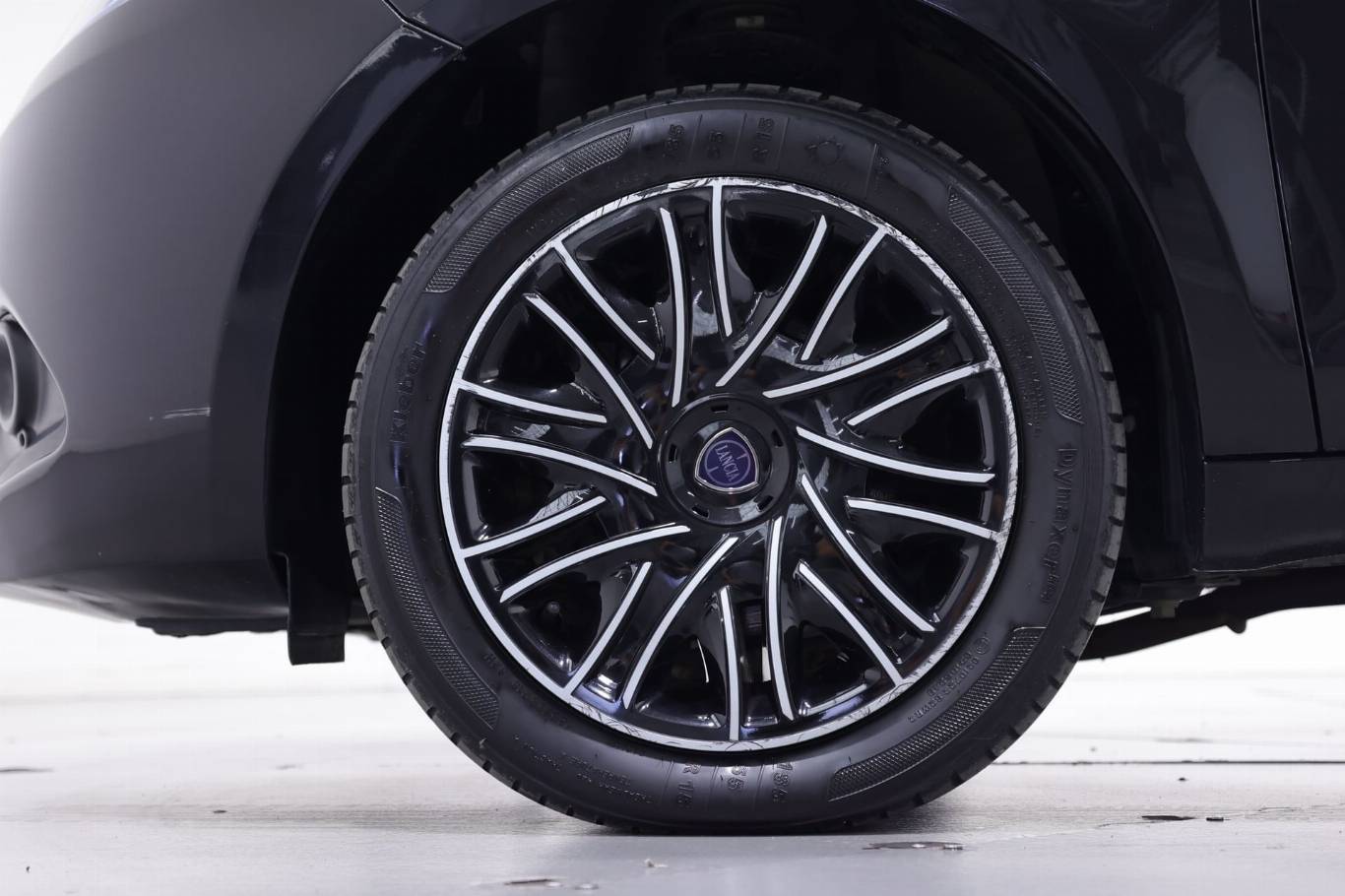 LANCIA Ypsilon 9
