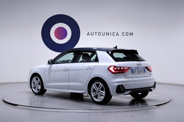 AUDI A1 17