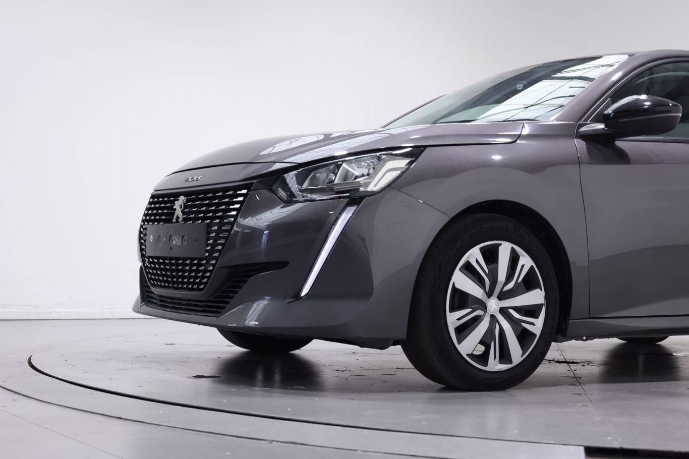 PEUGEOT 208 11
