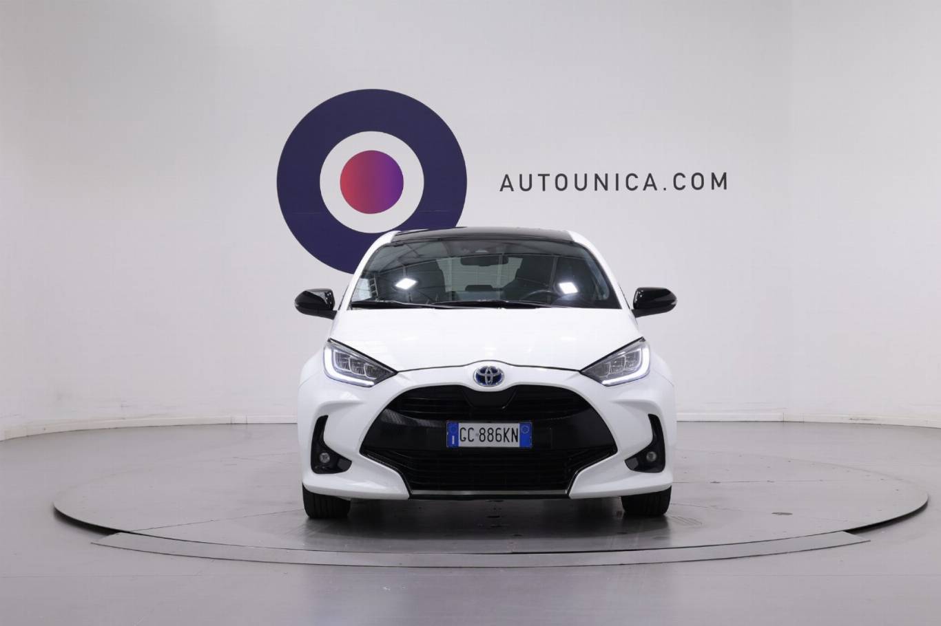 TOYOTA Yaris 2