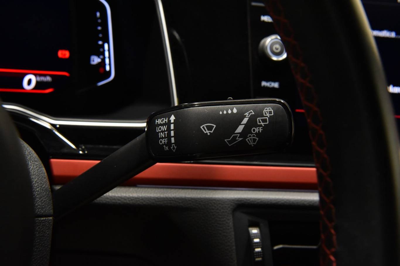 VOLKSWAGEN Polo GTI 27