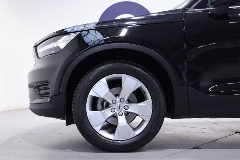 VOLVO XC40 17