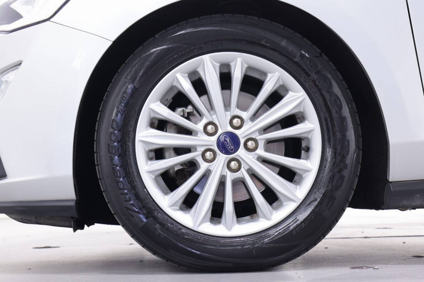 FORD Focus 13