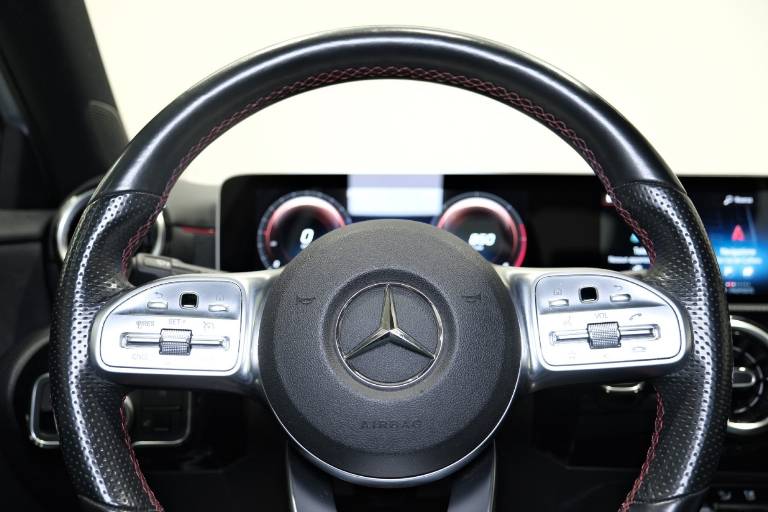 MERCEDES-BENZ A 180 7