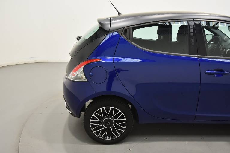 LANCIA Ypsilon 30