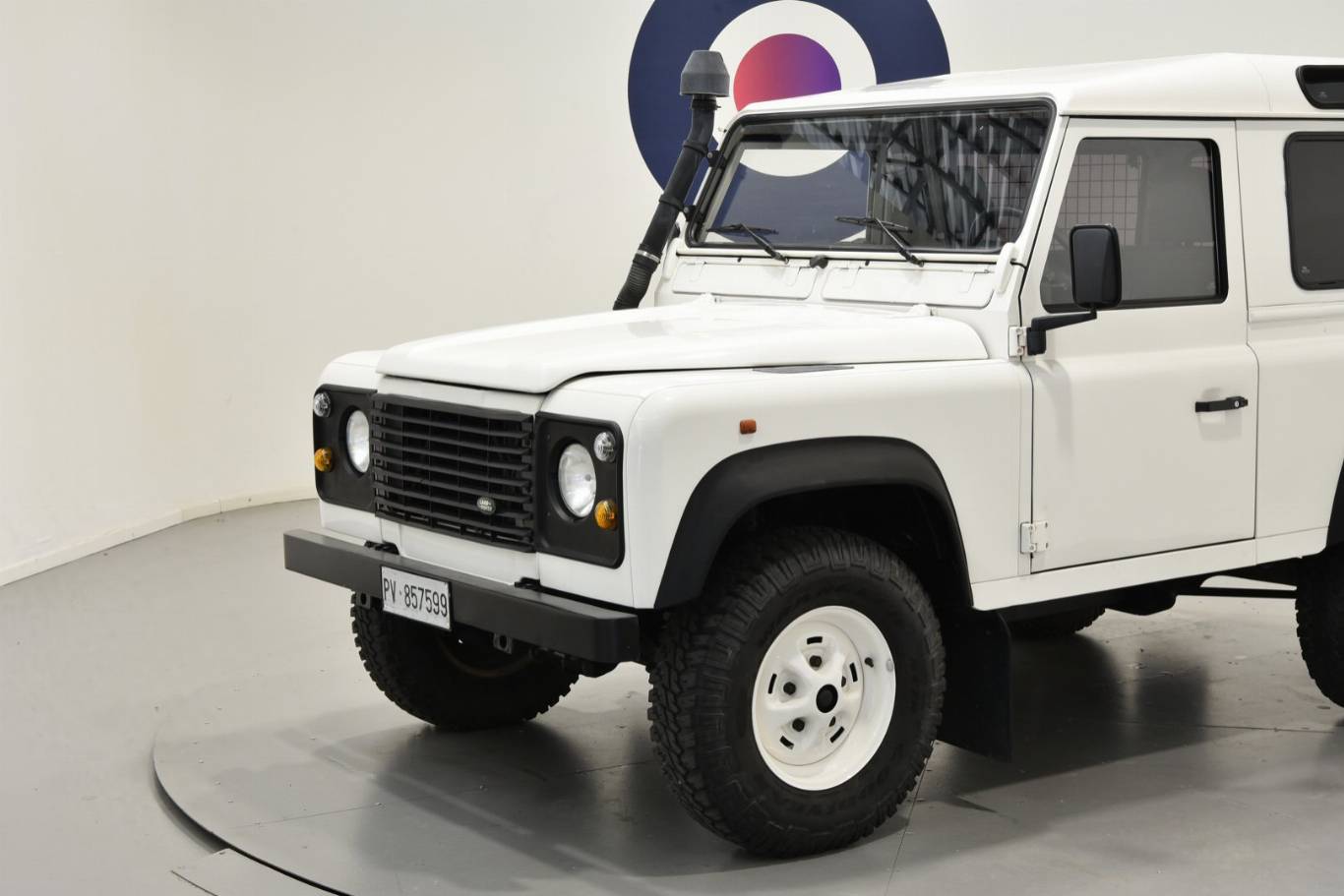 LAND ROVER Defender 16