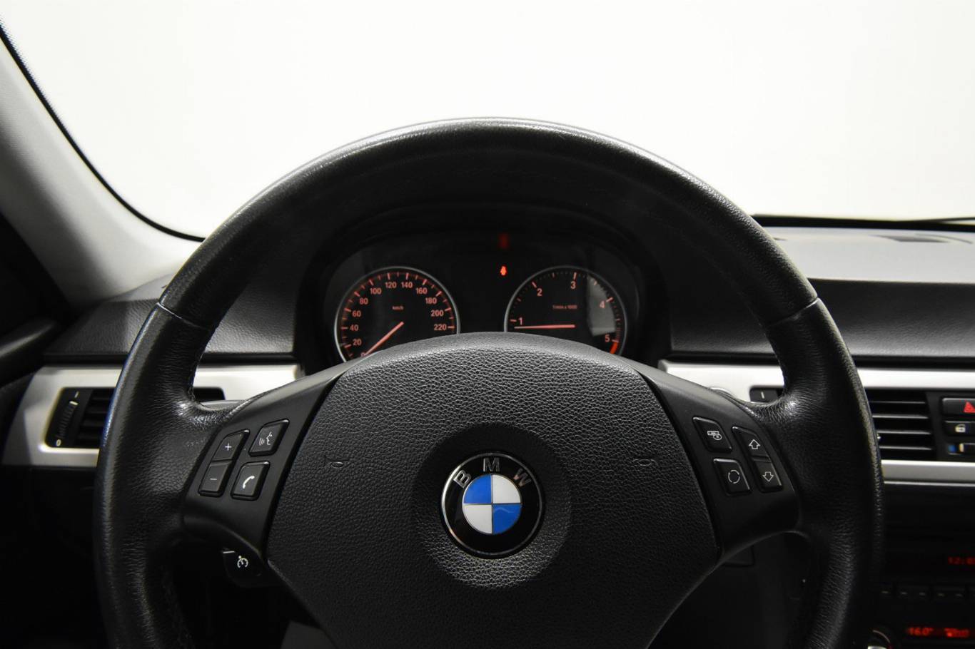 BMW 320 12