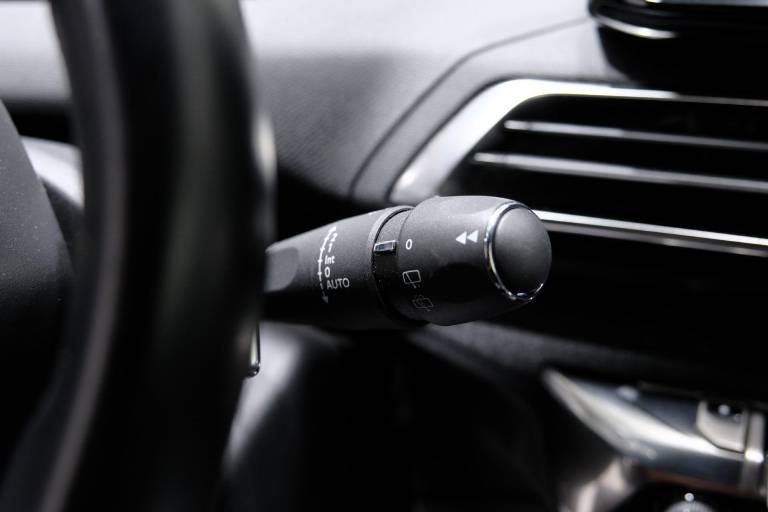 PEUGEOT 3008 26