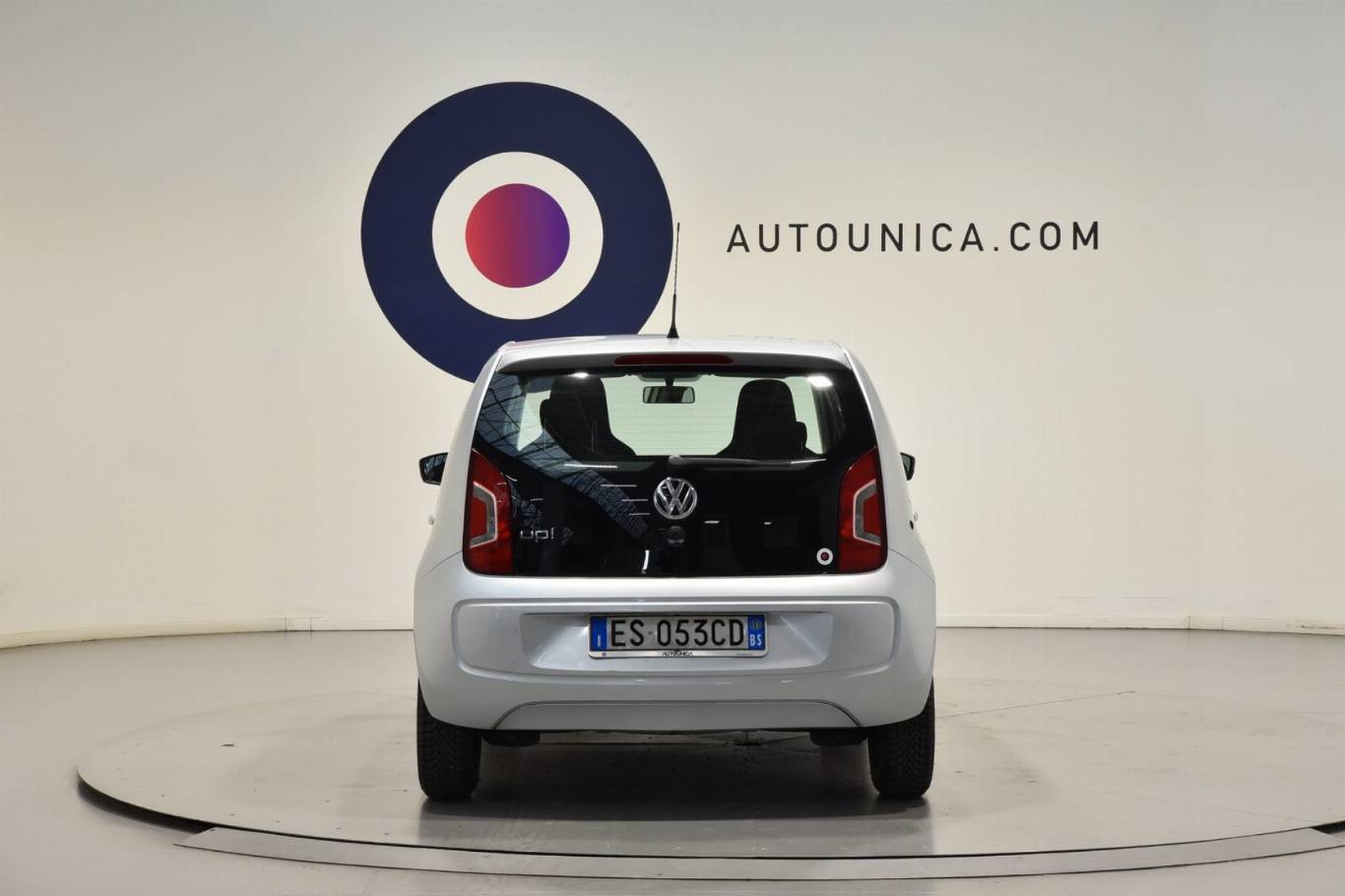 VOLKSWAGEN Up! 9