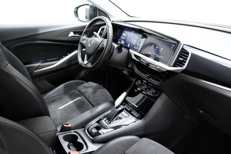 OPEL Grandland 10