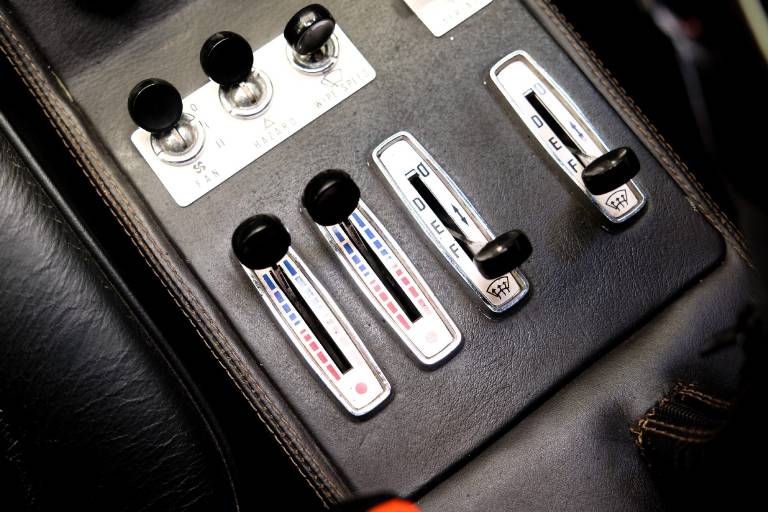 FERRARI 308 36