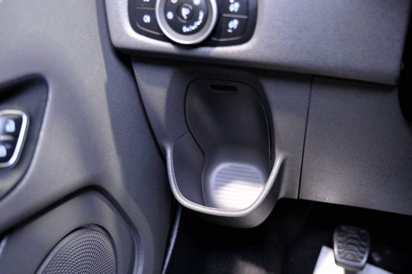 FORD Tourneo Custom 28