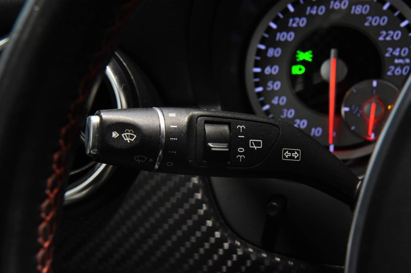 MERCEDES-BENZ A 180 8