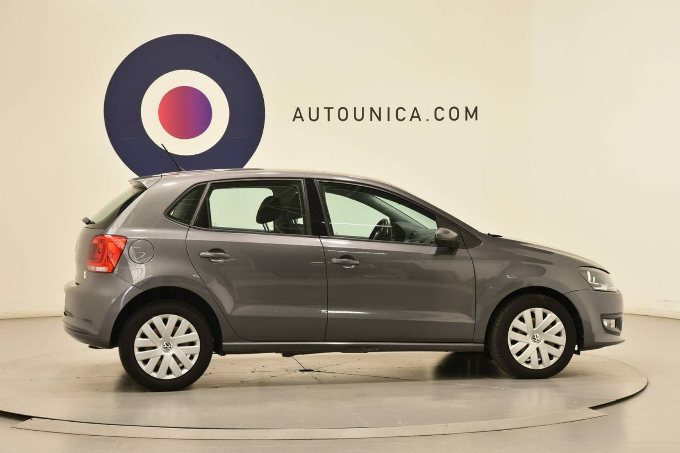 VOLKSWAGEN Polo 11