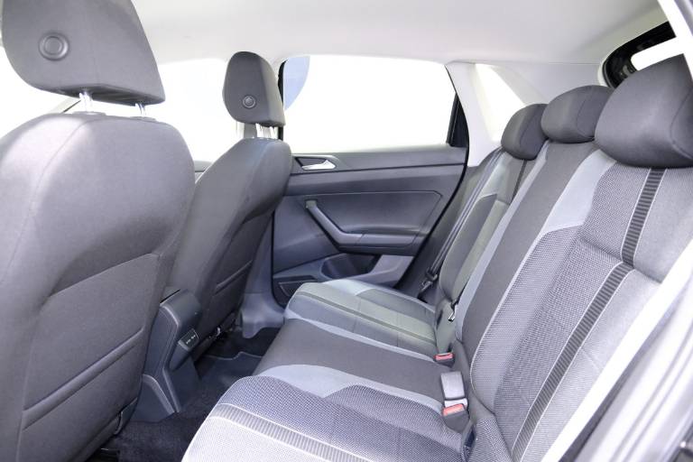 VOLKSWAGEN Polo 36