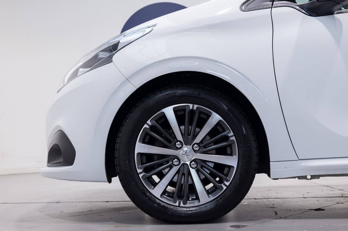 PEUGEOT 208 17