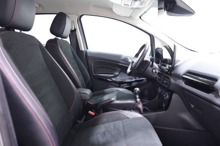 FORD EcoSport 48