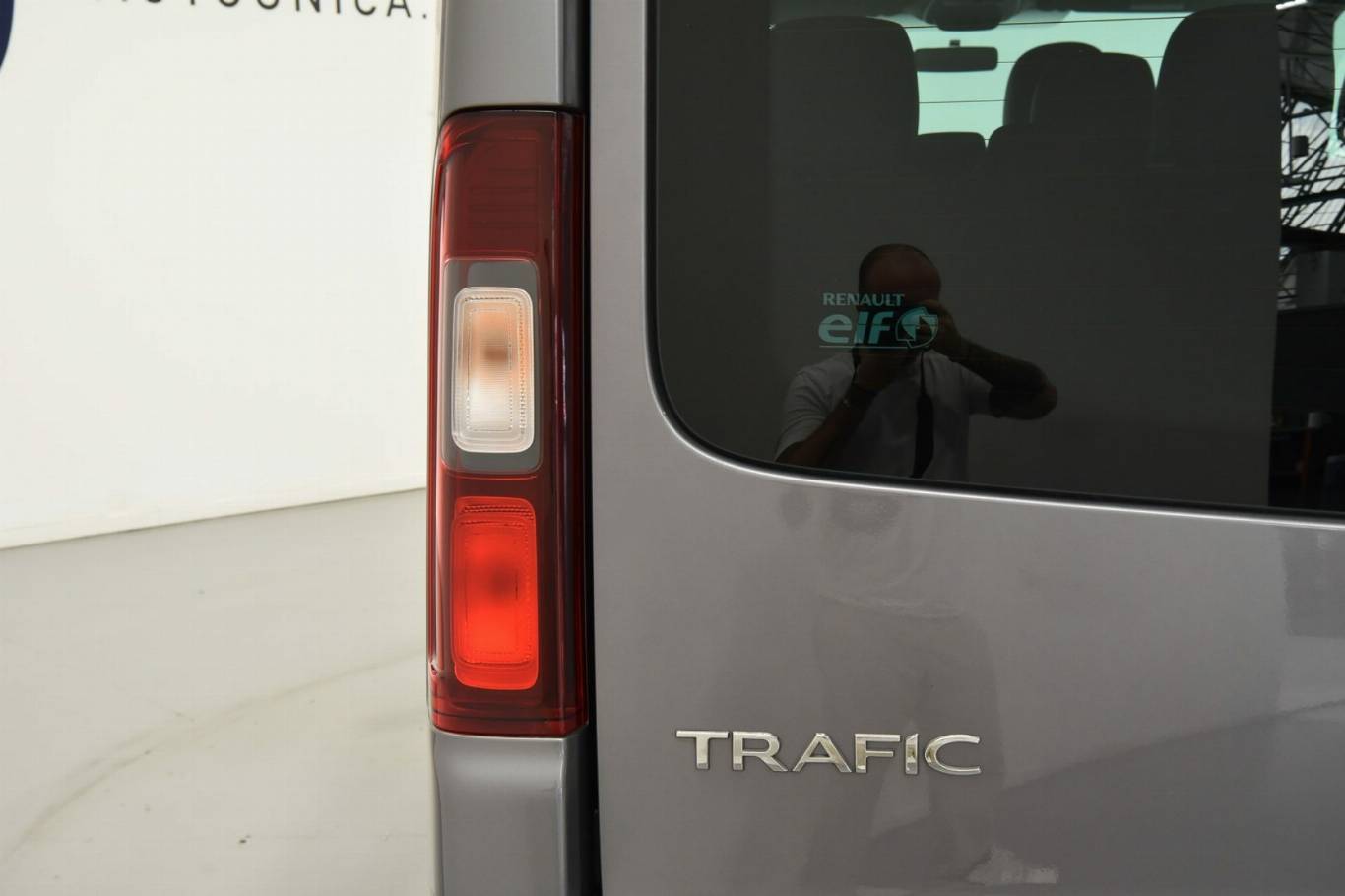 RENAULT Trafic 25