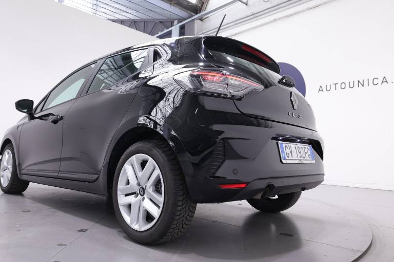 RENAULT Clio 37