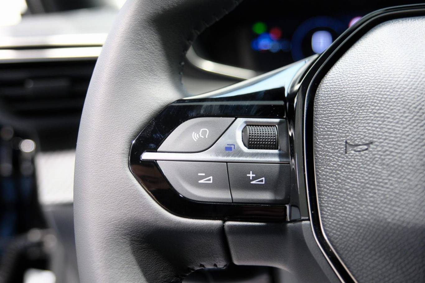 PEUGEOT 2008 19