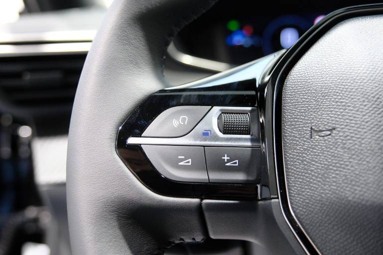 PEUGEOT 2008 19