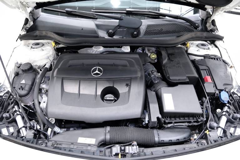 MERCEDES-BENZ A 180 67