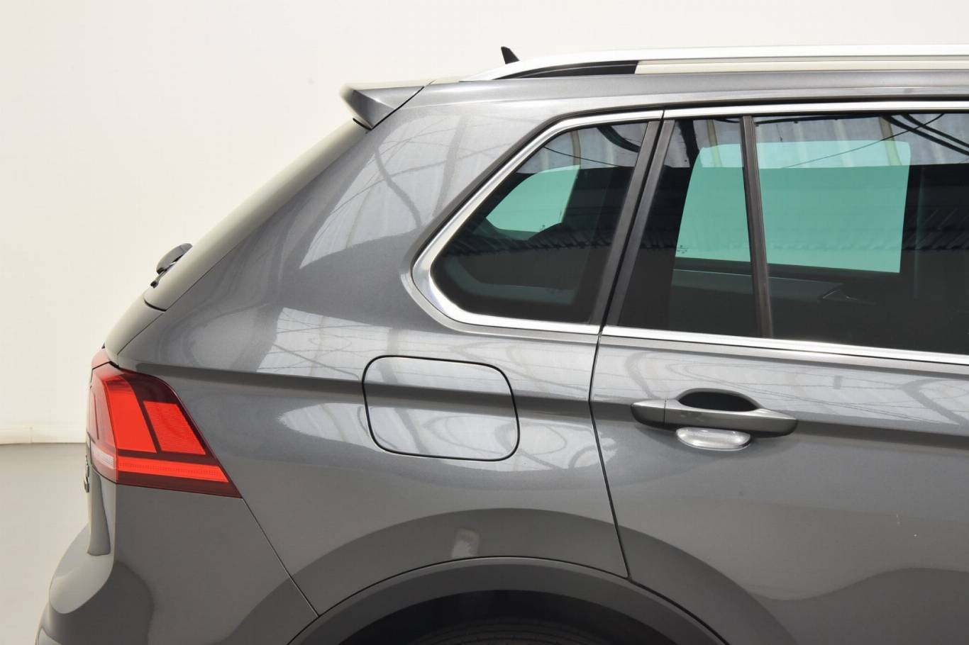 VOLKSWAGEN Tiguan 41