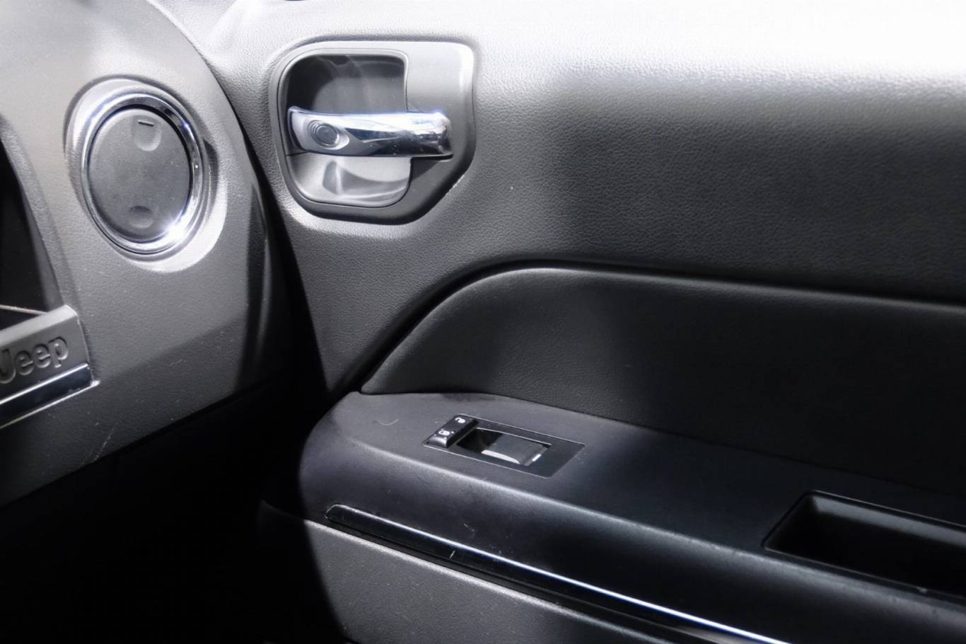 JEEP Compass 32