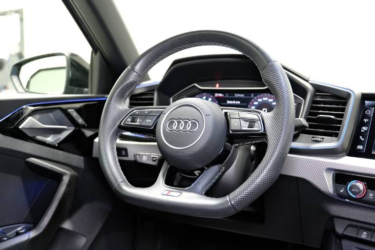 AUDI A1 42