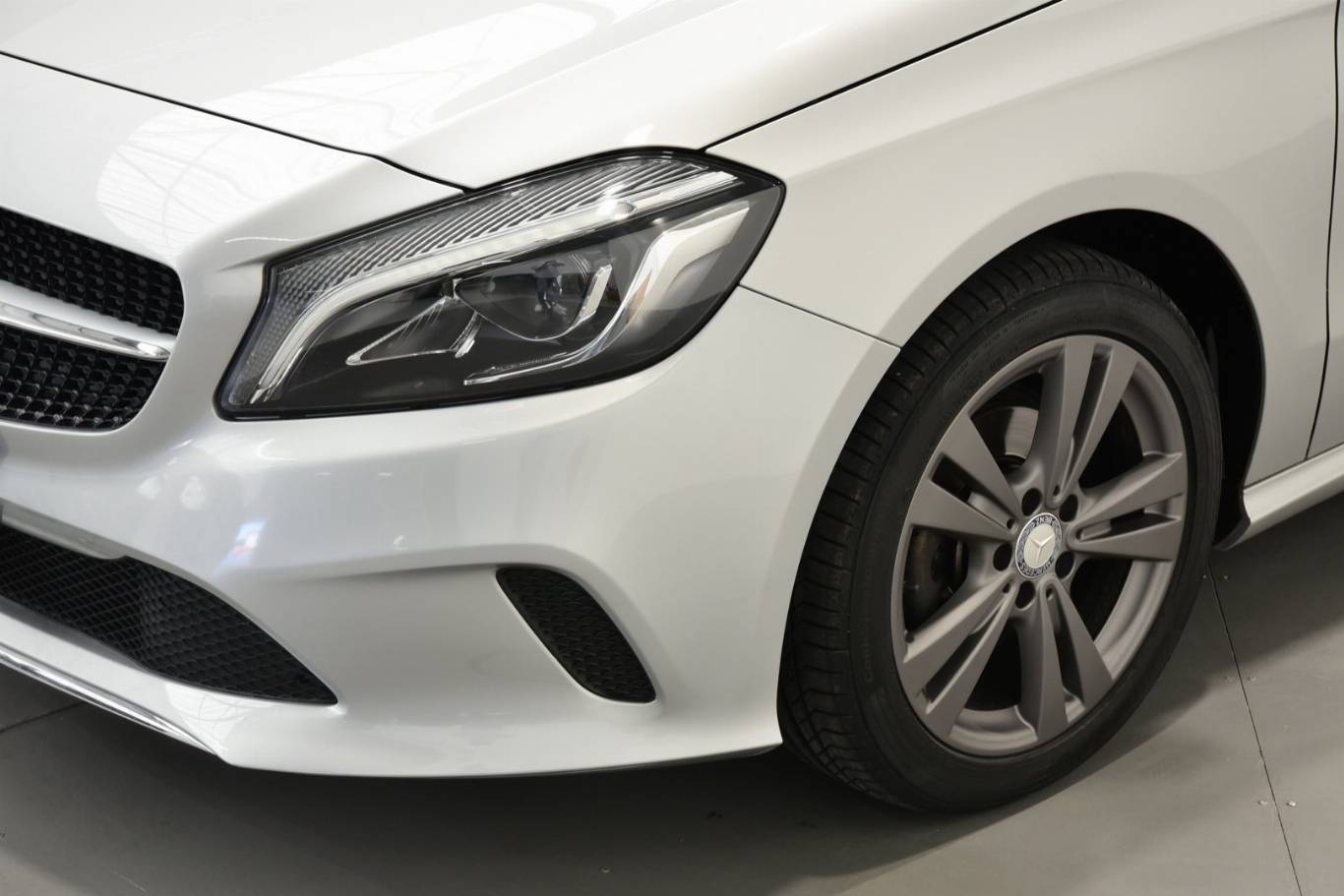 MERCEDES-BENZ A 180 60