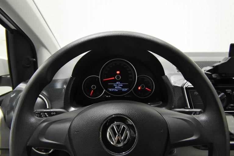 VOLKSWAGEN Up! 9