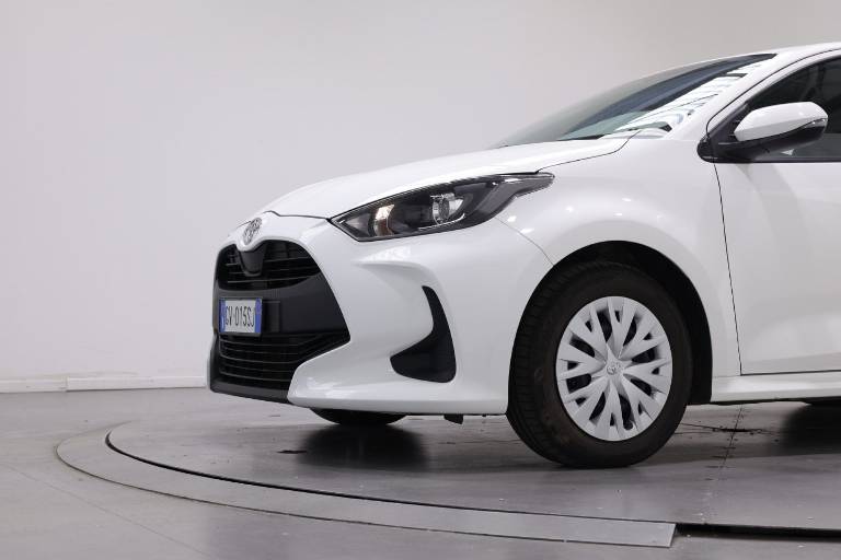 TOYOTA Yaris 11