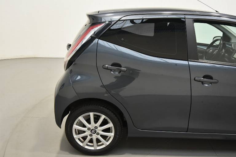 TOYOTA Aygo 49